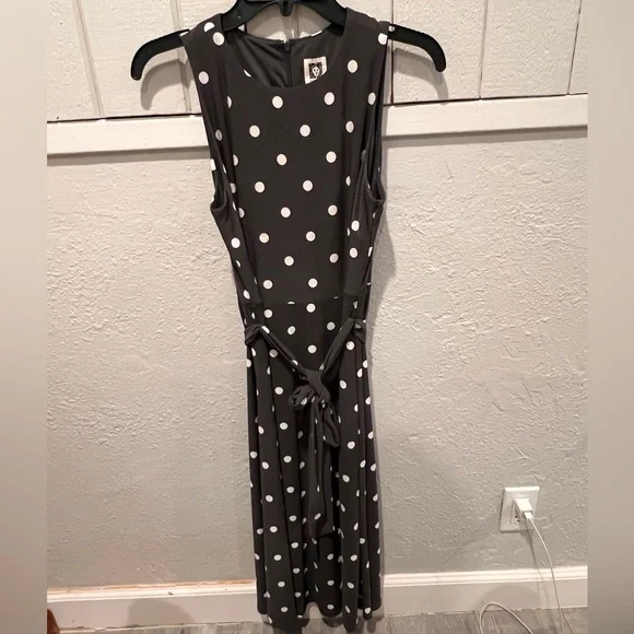 NWT Anne Klein Polka Dot Sleeveless Dress - Grey and White - Picture 1 of 5